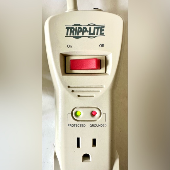 Tripp Lite SUPER7 Home/Office Surge Suppressor 7-Outlet 7ft Cord 2160 Joules - Picture 12 of 14